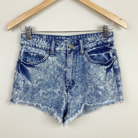 BDG High Rise Shorts 26 Acid Wash Dree‎ Cheeky Fray Hem 5 Pocket Denim - Picture 1 of 11